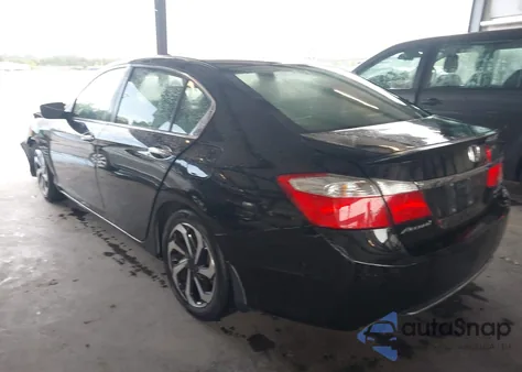 2015 Honda Accord Sport z USA, uszkodzony, nr VIN 1HGCR2F57FA106354